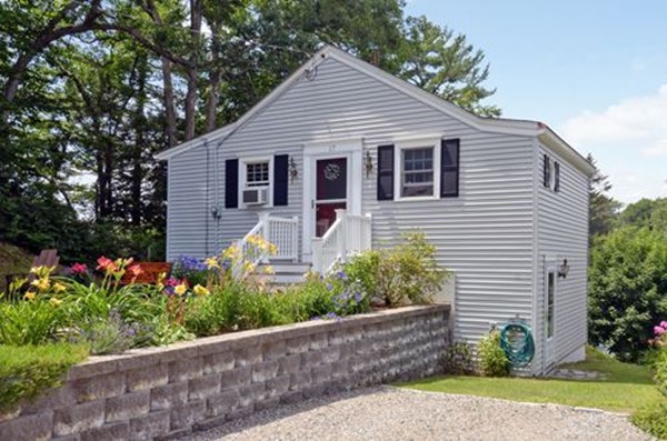 17 Knoll Road Wenham, MA 01984 - Photo 16 of 22 Gallery Image 16