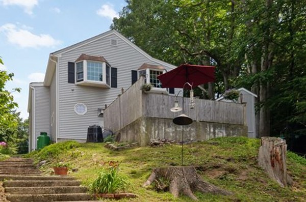 17 Knoll Road Wenham, MA 01984 - Photo 2 of 22 Gallery Image 2