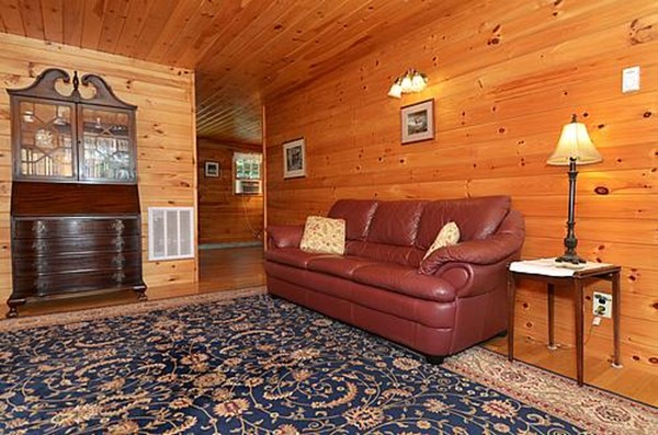 17 Knoll Road Wenham, MA 01984 - Photo 6 of 22 Gallery Image 6