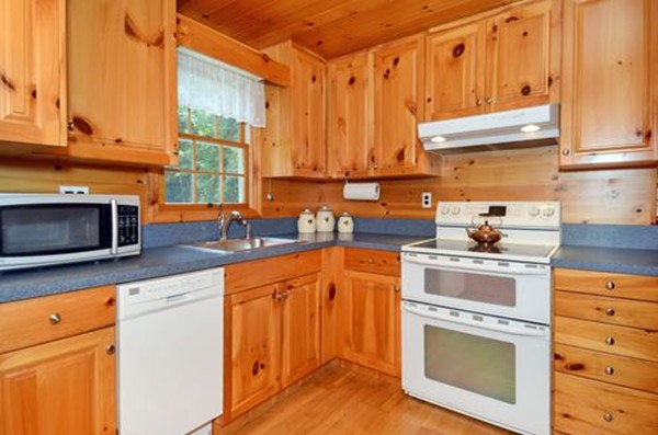 17 Knoll Road Wenham, MA 01984 - Photo 8 of 22 Gallery Image 8