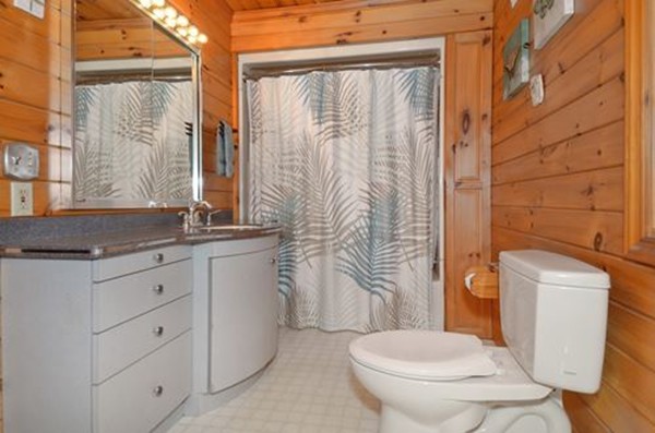 17 Knoll Road Wenham, MA 01984 - Photo 10 of 22 Gallery Image 10