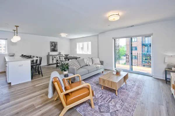 $349,900 | 9396 Landings Lane, Unit 207, Des Plaines, IL 60016