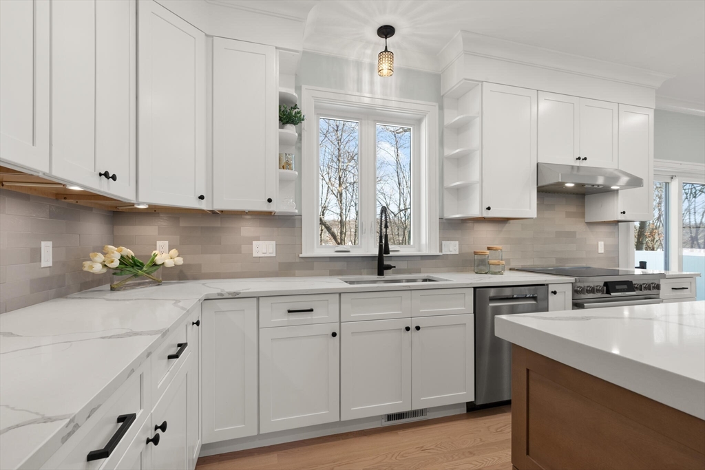 39 Rindge Avenue Lexington, MA 02420 - Photo 8 of 33