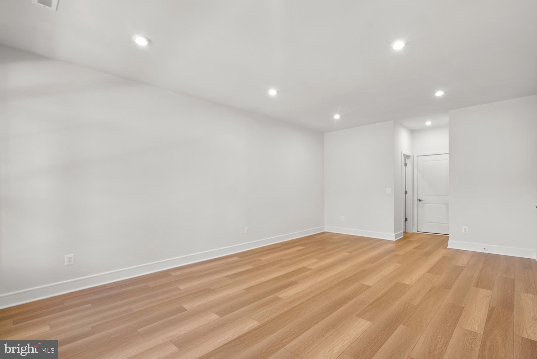 4254 Frost Street Marshall, VA 20115 - Photo 4 of 27