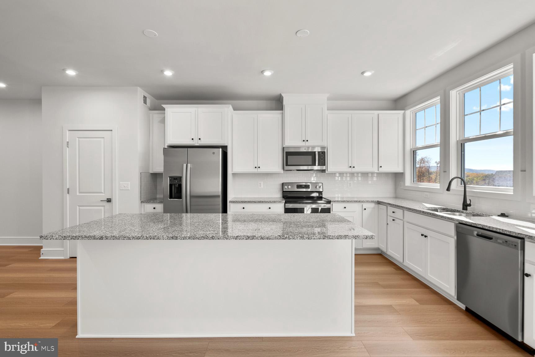 4254 Frost Street Marshall, VA 20115 - Photo 10 of 27