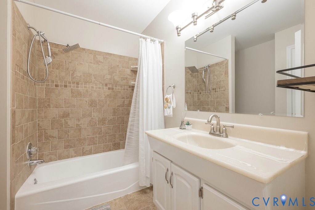 6901 Manning Road Chesterfield, VA 23832 - Photo 52 of 57 Full bathroom featuring a shower-tub combination w