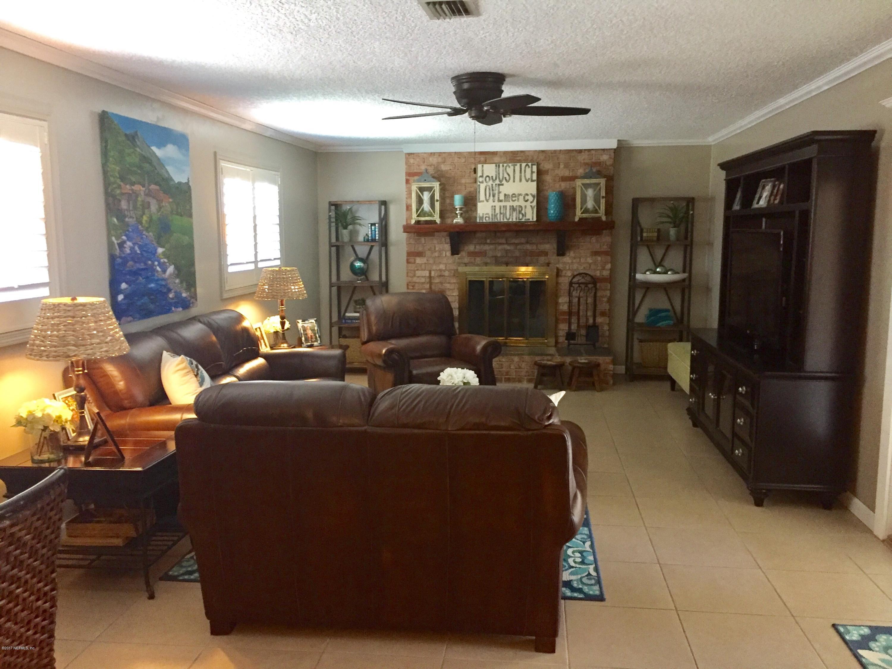 4018 Dayrl Road Jacksonville, FL 32207 - Photo 9 of 21 4018 DAYRL FAMILY RM