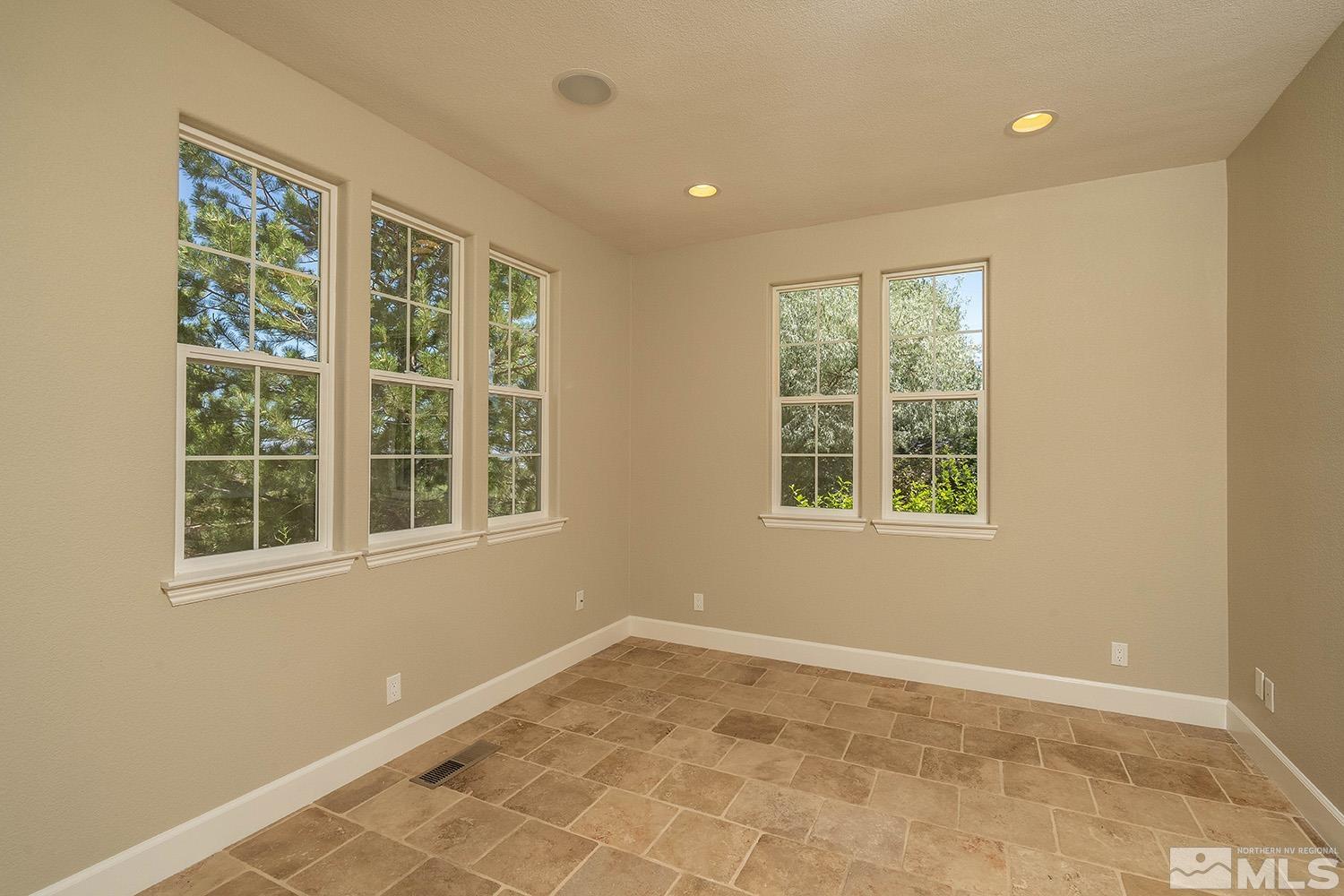 2978 Roundrock Court Reno, NV 89511 - Photo 5 of 40 Photo 5