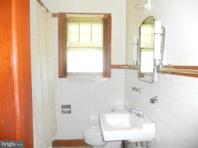 121 West 4th Avenue Ranson, WV 25438 - Photo 10 of 14 Bath