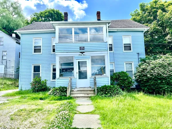 $2,000 | 35 Prospect Street, Unit 1, Spencer, MA 01562