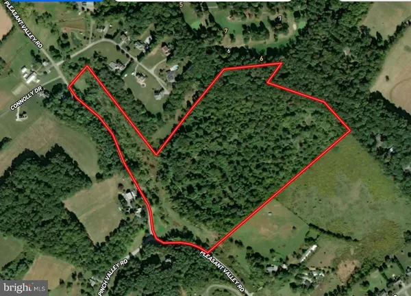 an aerial view of a tennis court