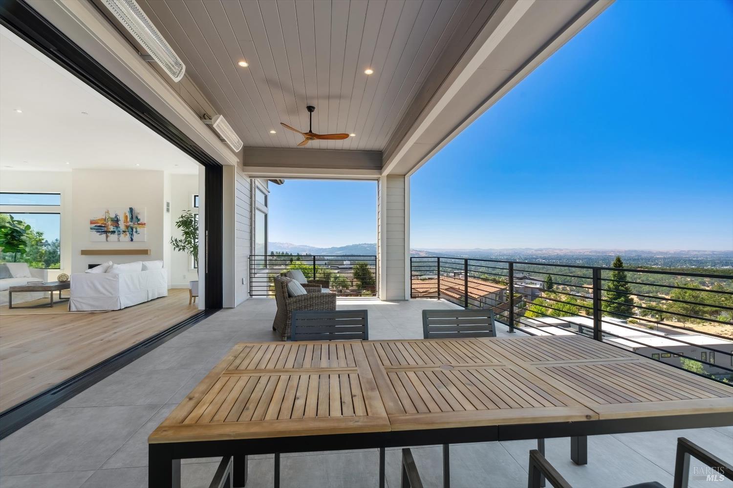 3855 Royal Manor Place Santa Rosa, CA 95404 - Photo 29 of 34 a view of a living room and dining room