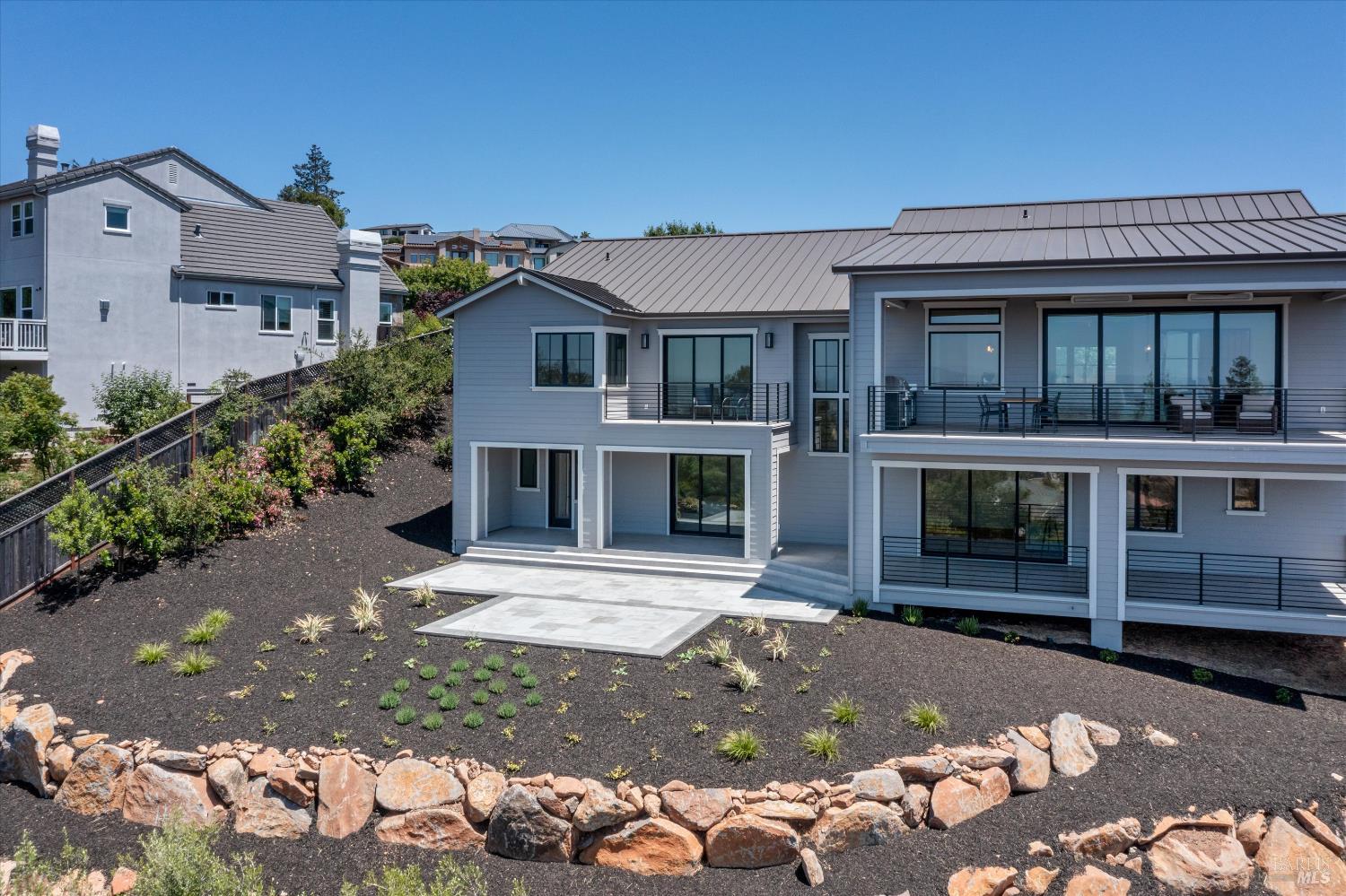 3855 Royal Manor Place Santa Rosa, CA 95404 - Photo 32 of 34 front view of a house with a yard