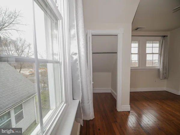 $2,250 | 332 Crown Point Road, Thorofare, NJ 08086