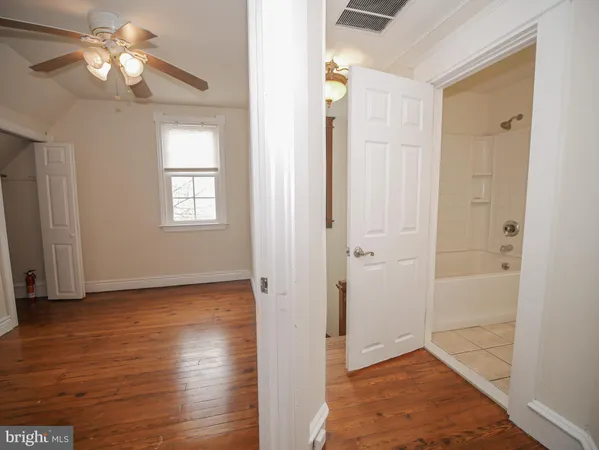 $2,250 | 332 Crown Point Road, Thorofare, NJ 08086