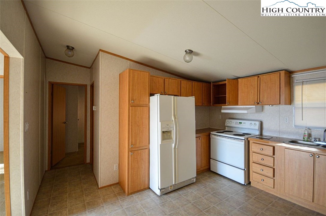 1034 Wards Branch Road Sugar Grove, NC 28679 - Photo 7 of 23 Gallery Image 7