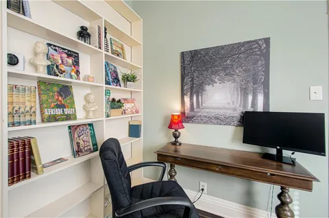 $289,000 | 4217 Oak Street, Kansas City, MO 64111