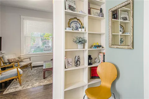 $289,000 | 4217 Oak Street, Kansas City, MO 64111