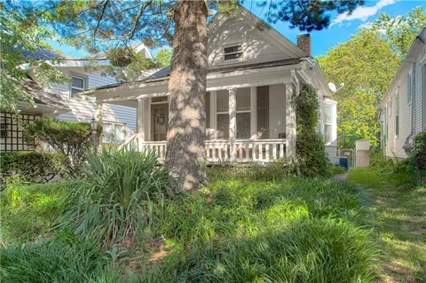$289,000 | 4217 Oak Street, Kansas City, MO 64111