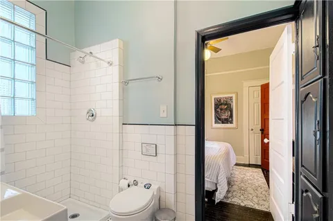 $289,000 | 4217 Oak Street, Kansas City, MO 64111