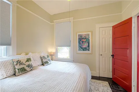 $289,000 | 4217 Oak Street, Kansas City, MO 64111