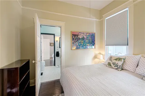 $289,000 | 4217 Oak Street, Kansas City, MO 64111