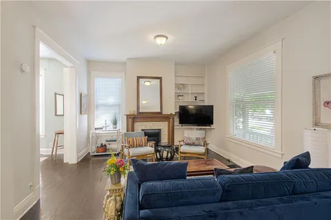$289,000 | 4217 Oak Street, Kansas City, MO 64111