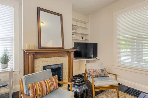 $289,000 | 4217 Oak Street, Kansas City, MO 64111