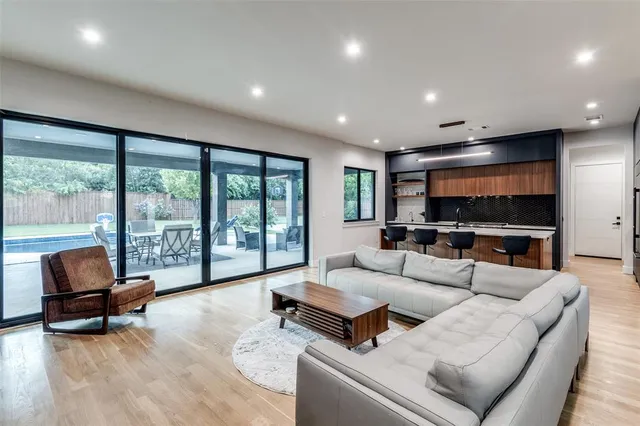 $11,500 | 13693 Peyton Drive, Dallas, TX 75240