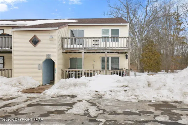 $1,700 | 145 Snowshoe Court, Unit 204, Mount Pocono, PA 18344
