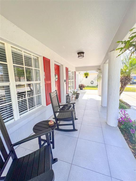 307 Diamond Ridge Boulevard Auburndale, FL 33823 - Photo 4 of 31 a living room with furniture and a window