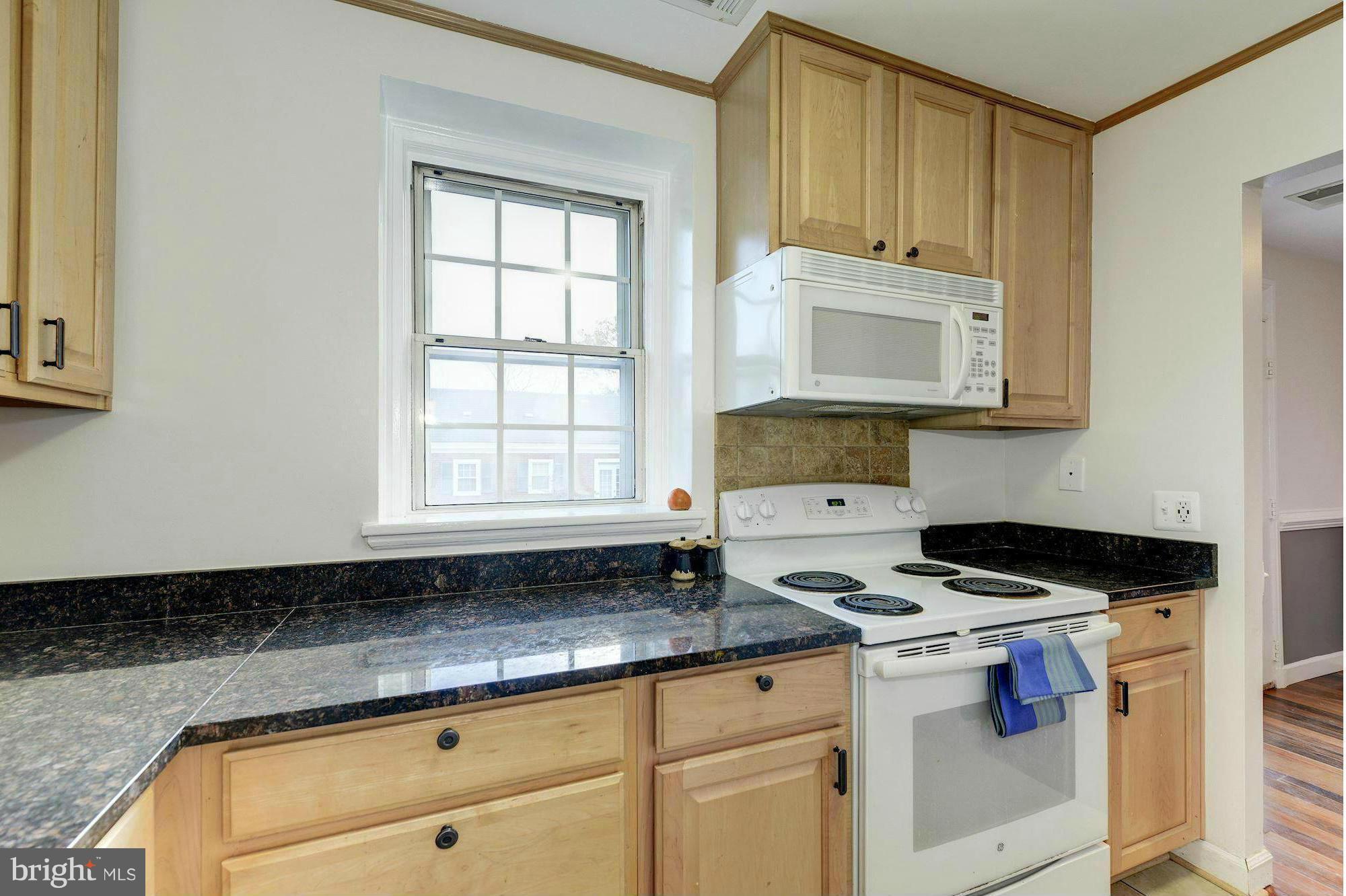 4904 29th Road South, Unit C2 Arlington, VA 22206 - Photo 8 of 24 One more look at this amazing kitchen