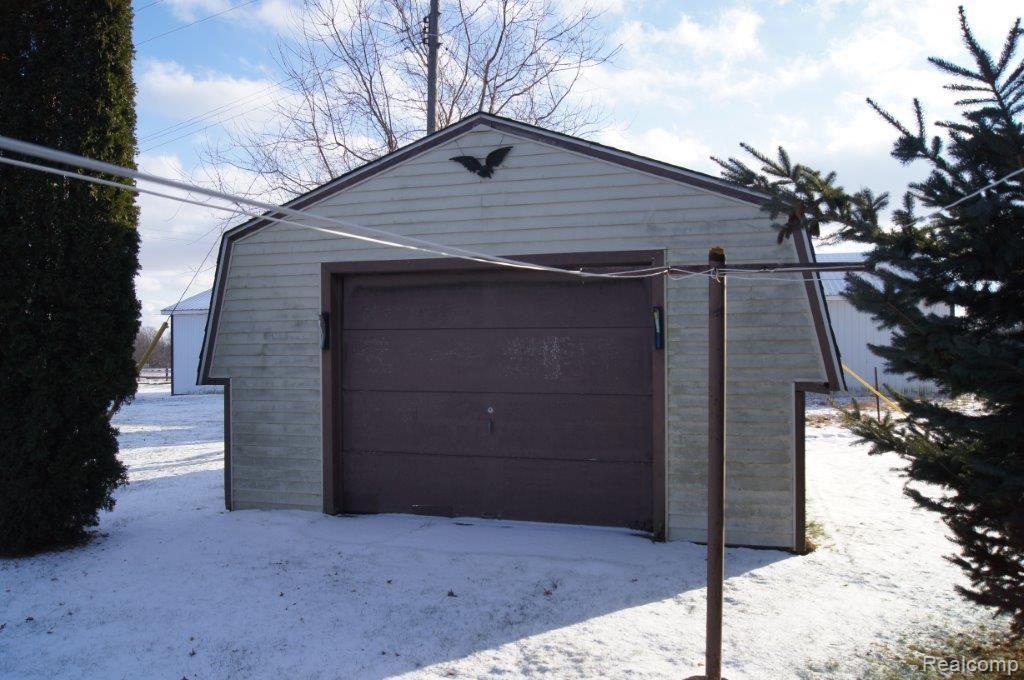 3286 North Branch Road North Branch, MI 48461 - Photo 14 of 15 3286 North Branch Rd 025.jpg