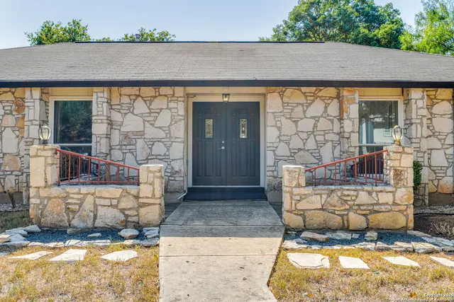 $2,350 | 13739 Wood Point, San Antonio, TX 78231