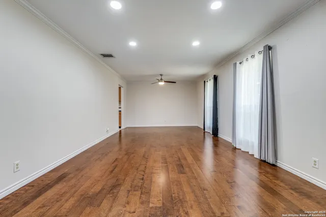 $2,350 | 13739 Wood Point, San Antonio, TX 78231