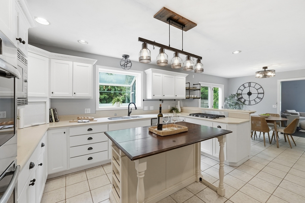48 Fitchburg Street Marlborough, MA 01752 - Photo 5 of 32