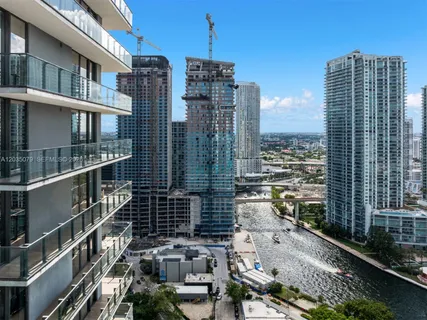 $1,165,000 | 68 Southeast 6th Street, Unit 2612, Miami, FL 33131