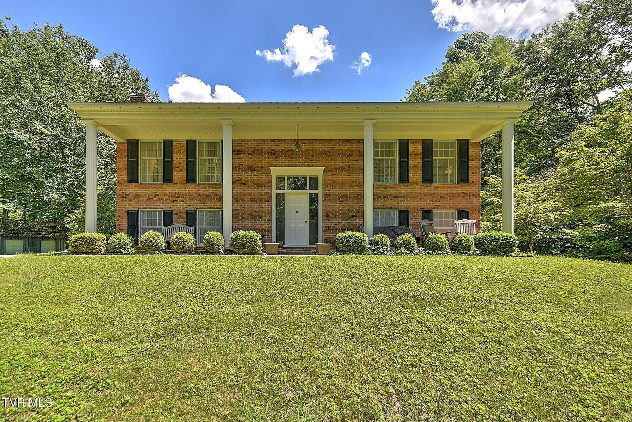1-web-or-mls-20159 Azen Rd EE-3