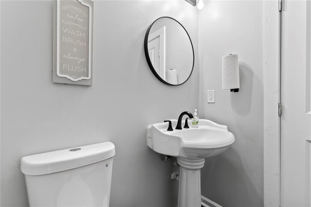 1529 Oakview Road Decatur, GA 30030 - Photo 20 of 47 Gallery Image 20