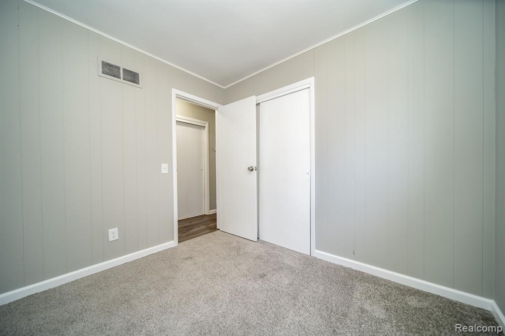 8233 Stephens Center Line, MI 48015 - Photo 38 of 48 Gallery Image 38