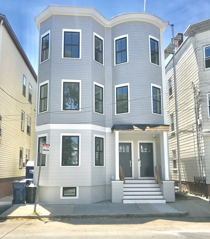 14 Hardwick Street, Unit 1 Cambridge, MA 02141 - Photo 29 of 31 a front view of a building