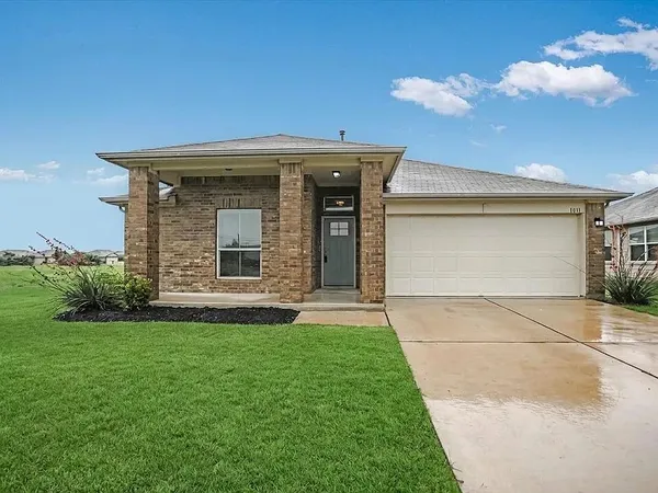 $2,000 | 1011 Pembroke Court, Hutto, TX 78634
