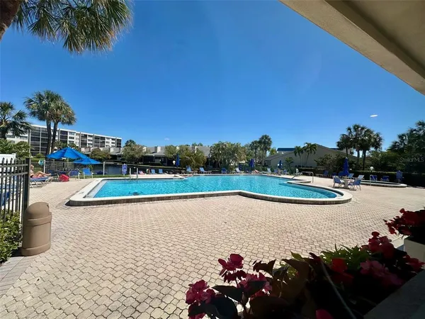 $1,800 | 1316 Pasadena Avenue South, Unit 506, South Pasadena, FL 33707