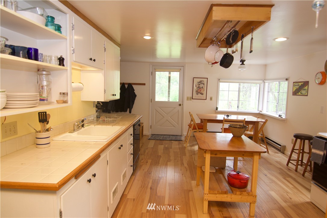 9 Heaton Road Winthrop, WA 98862 - Photo 7 of 23 Gallery Image 7