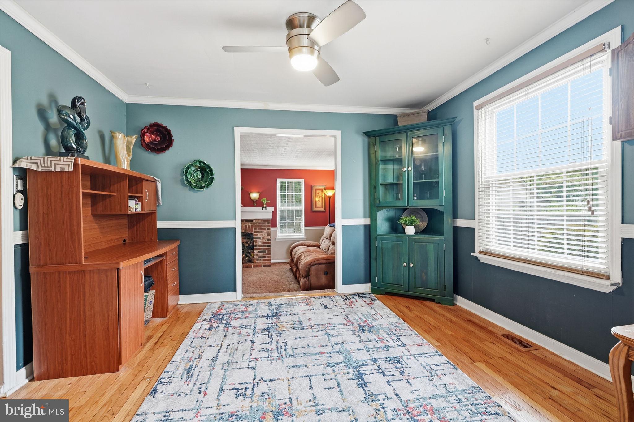 8110 Corbett Road Pennsauken, NJ 08110 - Photo 13 of 38 Living room/den