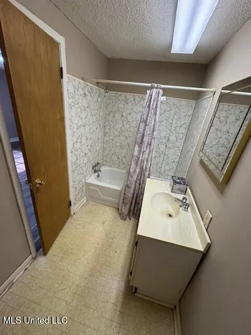 $172,000 | 1713 Sherwood Circle, Yazoo City, MS 39194