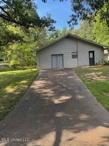 $172,000 | 1713 Sherwood Circle, Yazoo City, MS 39194