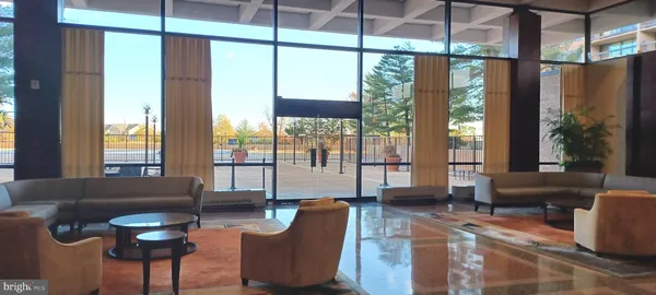 $2,050 | 3705 South George Mason Drive, Falls Church, VA 22041