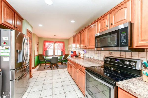 $380,000 | 4739 West Harrisburg Court, New Palestine, IN 46163