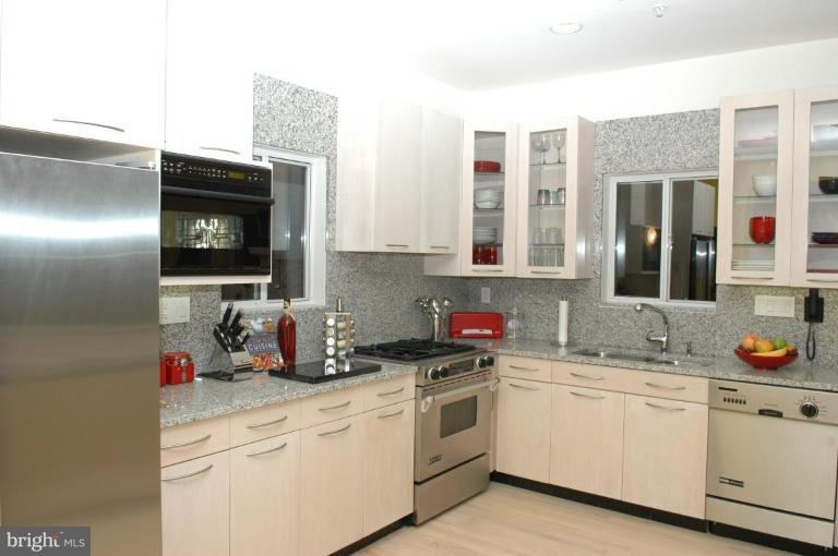 12101 Riverview Road Fort Washington, MD 20744 - Photo 3 of 13 Kitchen